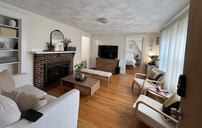 Building Photo - 1145 Boylston St