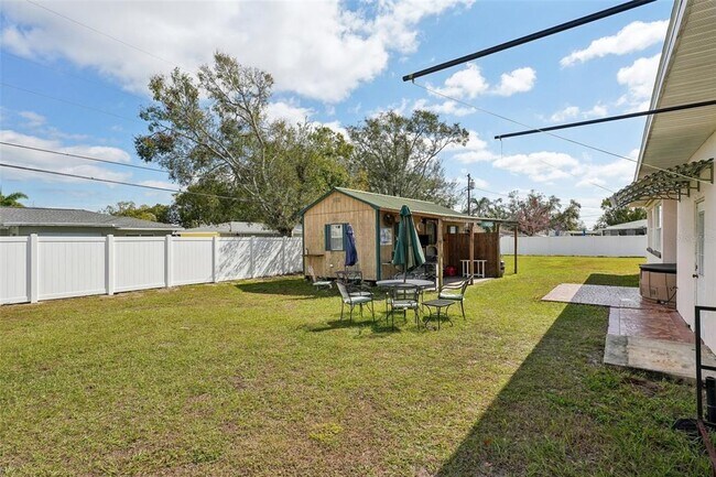 Building Photo - 1369 Whitacre Dr