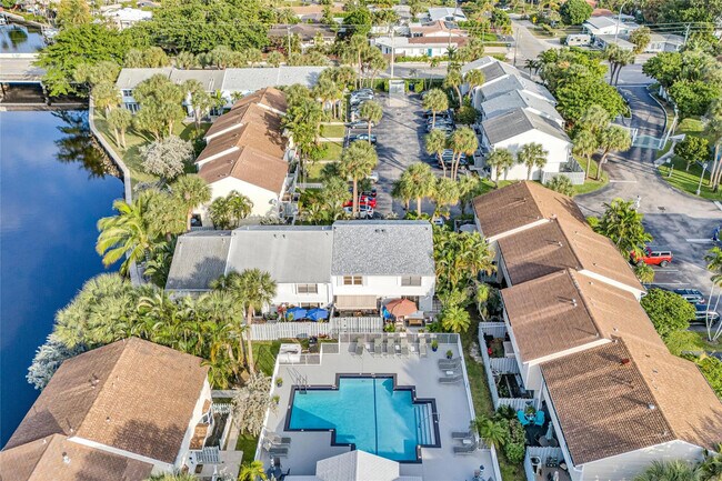 Building Photo - 1991 NE 15th Ave