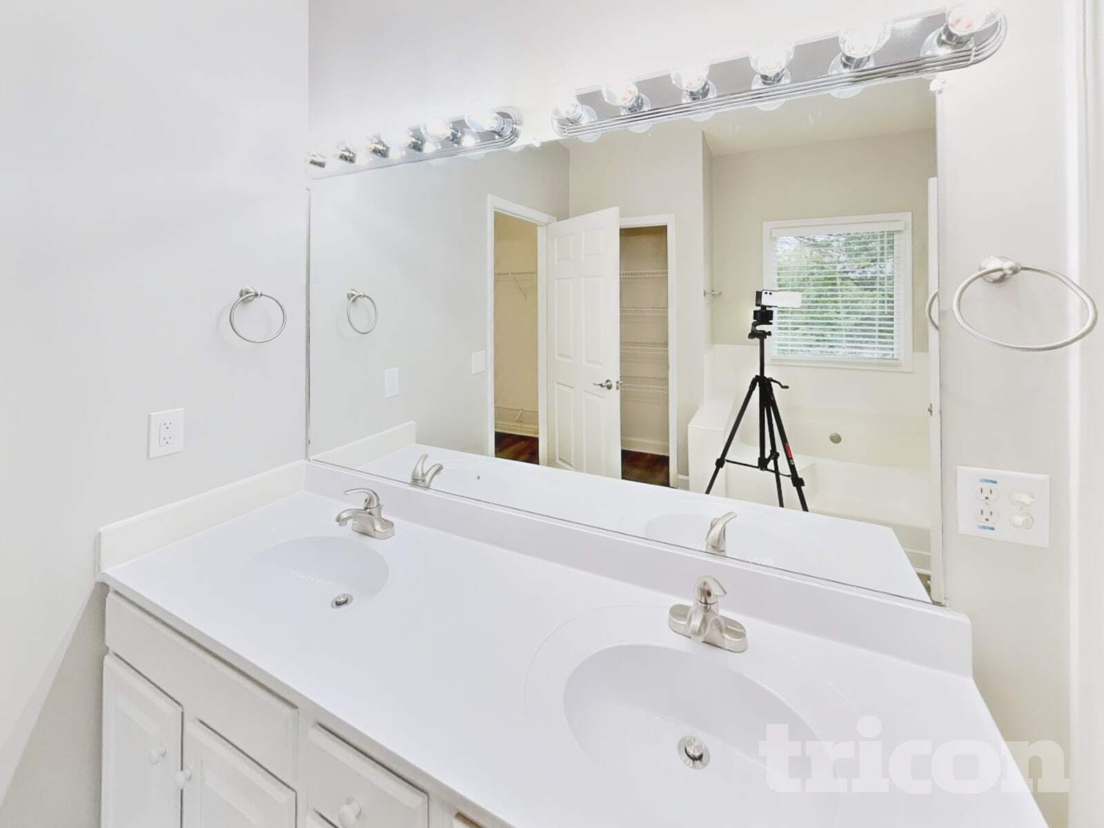 Building Photo - 4981 Tulip Grove Ln