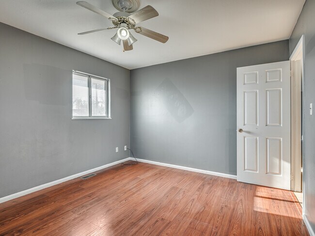 Building Photo - 2520 SW 68th St