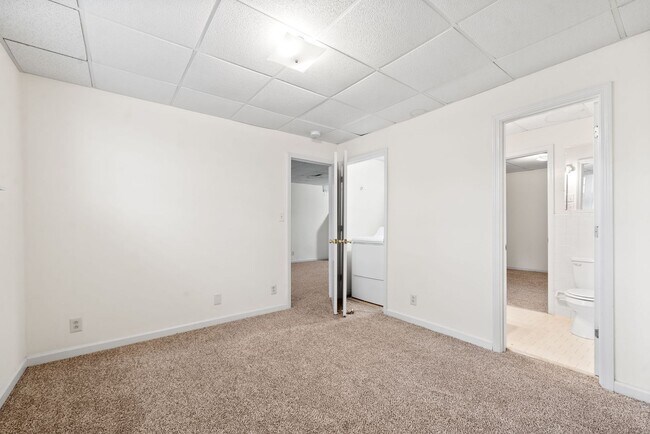Building Photo - 211 N 5th St