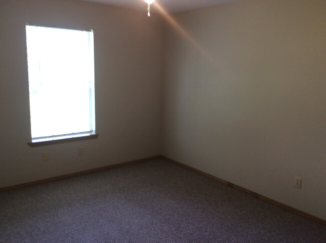 Building Photo - 1510 N Bernice Dr