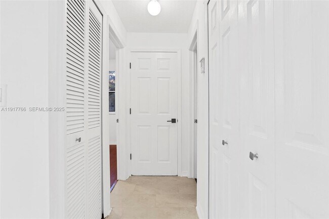 Building Photo - 6670 NW 114th Ave