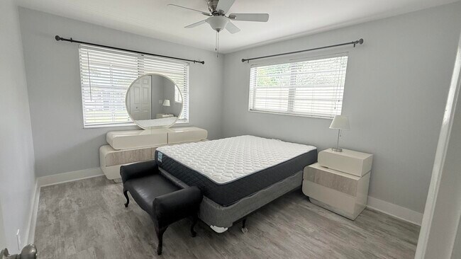 Building Photo - 21 Markham A