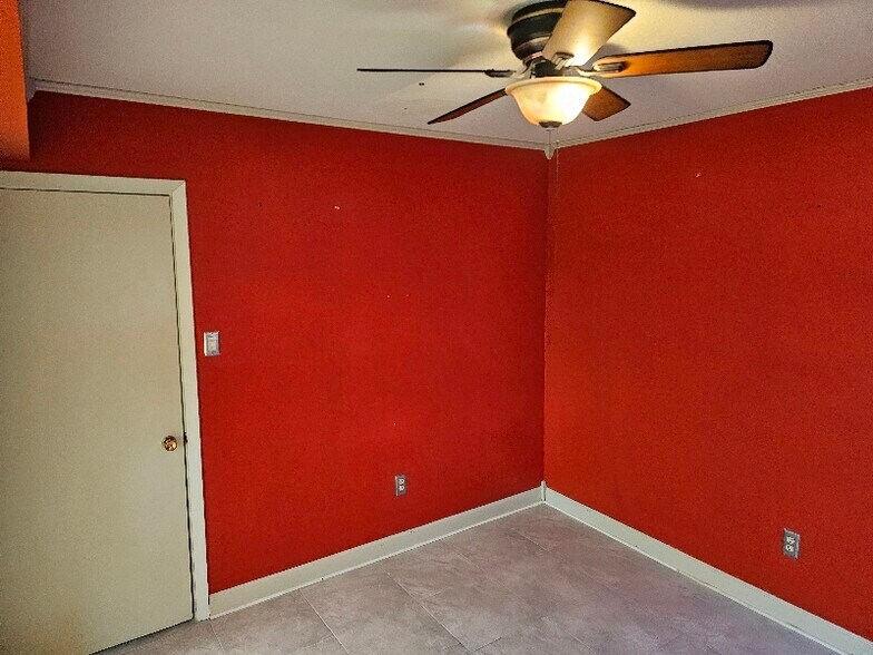 Building Photo - 1942 Mediamolle Dr