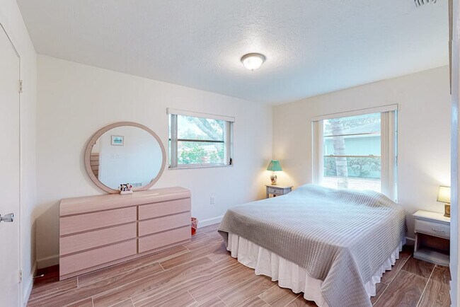 Building Photo - 5887 Whistlewood Cir