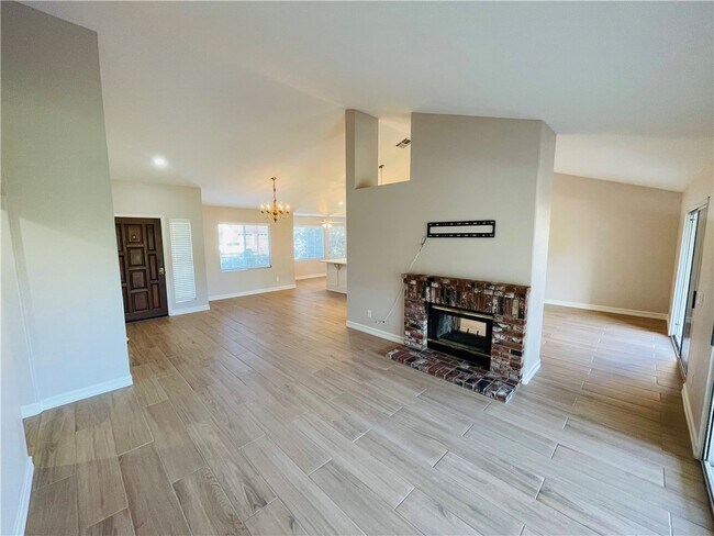 Building Photo - 28937 Biarritz Ct