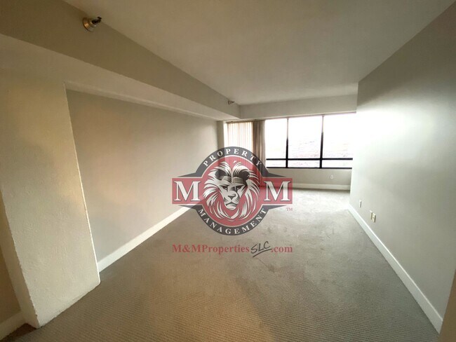 Building Photo - 2 Bed 2 Bath Condo in Bench Tower Condomin...