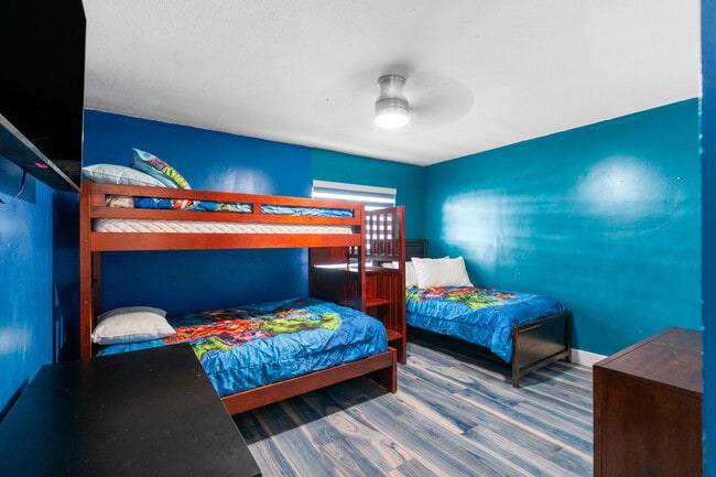 Building Photo - 5557 N Cameo Dr