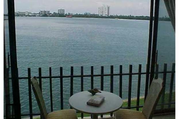 Building Photo - 868 Bayway Blvd