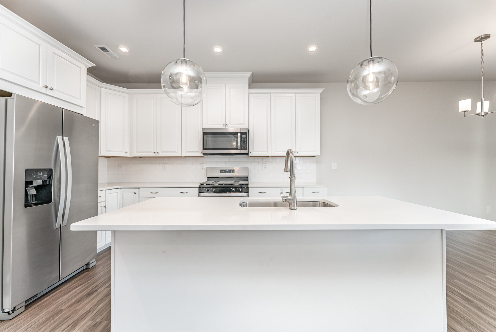 Building Photo - 9529 Munsing Dr