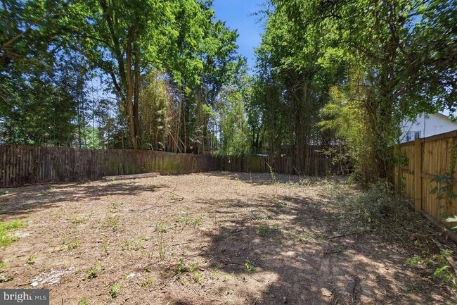 Building Photo - 3704 42nd Ave