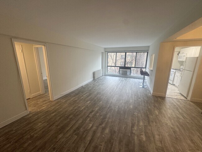 Building Photo - 3901 Tunlaw Rd NW