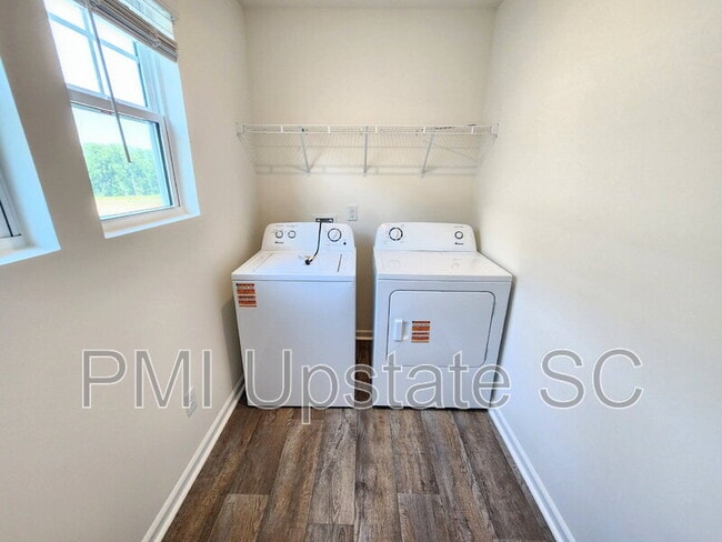 Building Photo - 6043 Willutuck Dr