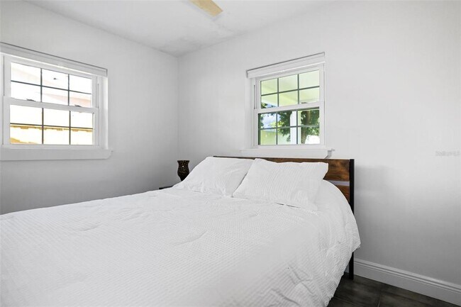 Building Photo - 4229 7th Ave N
