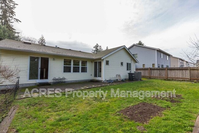 Building Photo - 620 S 192nd Pl