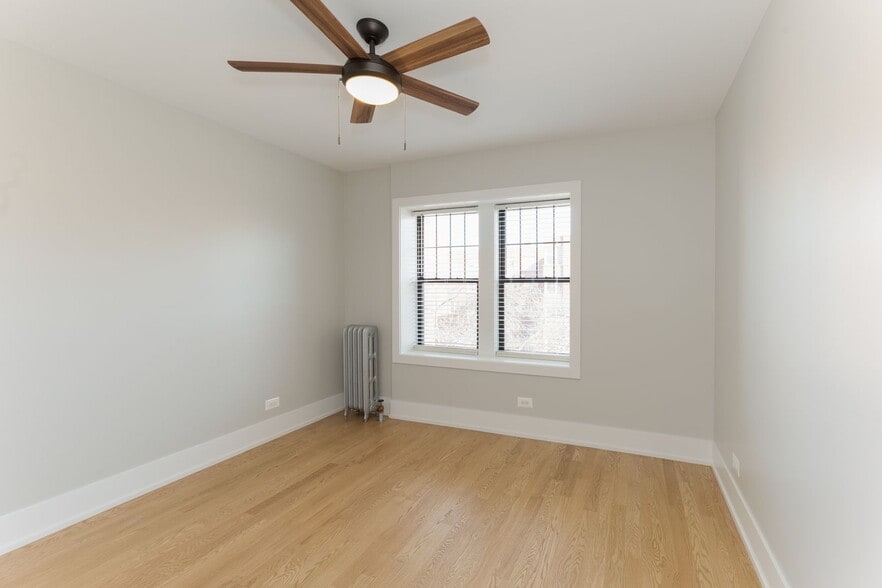 Building Photo - 2623 W Berwyn Ave