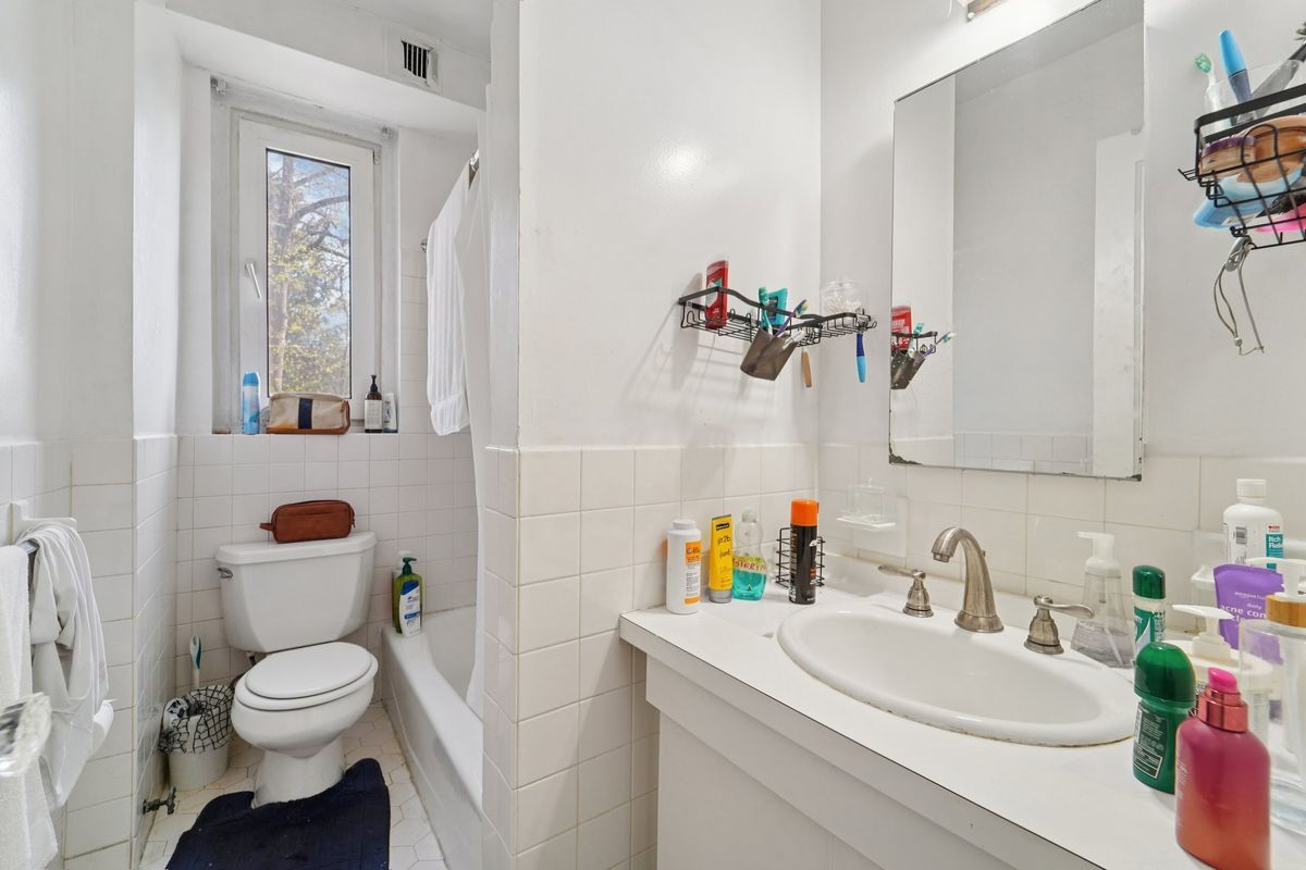 Building Photo - 69 Harney Rd