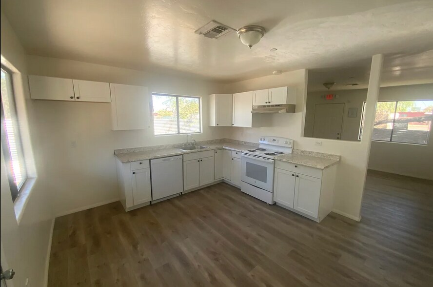 Building Photo - 1460 W St Marys Rd