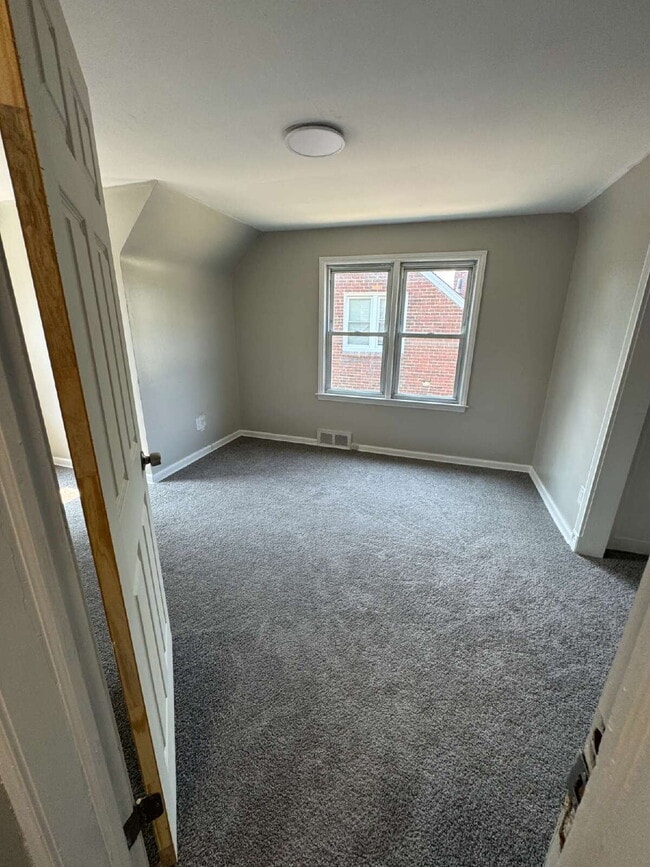Building Photo - Discover Comfort and Convenience in Harper...