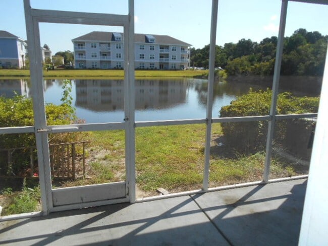 Building Photo - 3 bedroom, 3 bath townhome in Kiskadee Parke