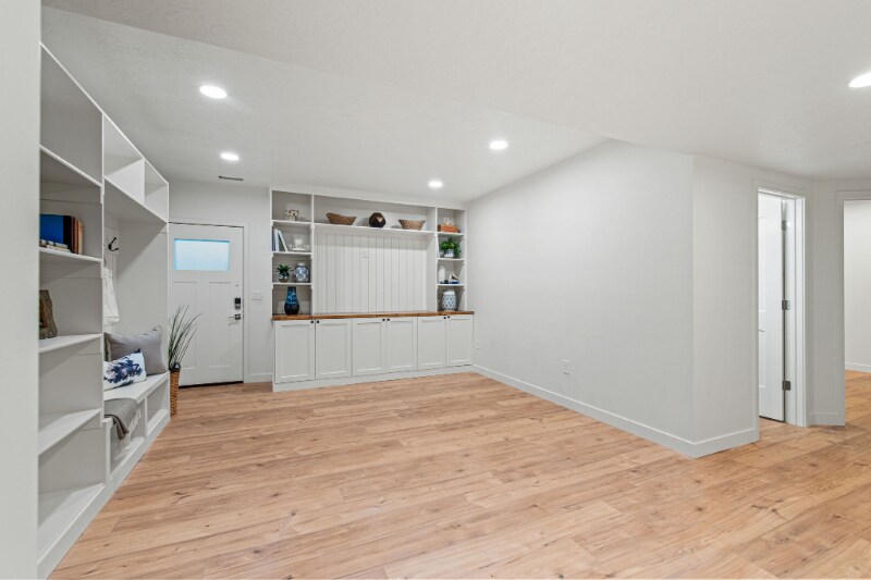 Building Photo - 3056 N Bar H Rd