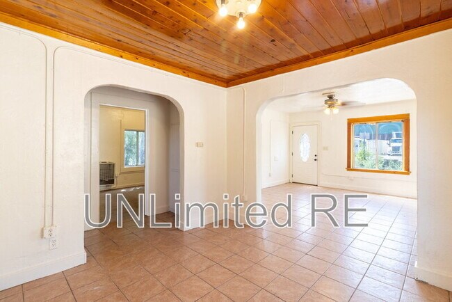 Building Photo - 306 S Humphreys St