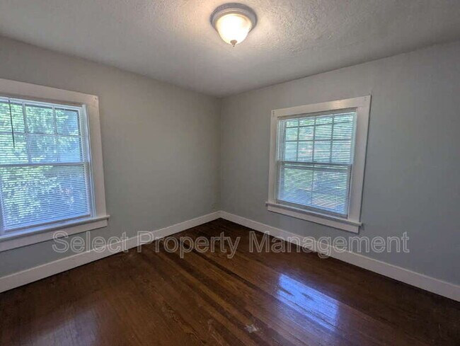 Building Photo - 2526 Hoagland Ave