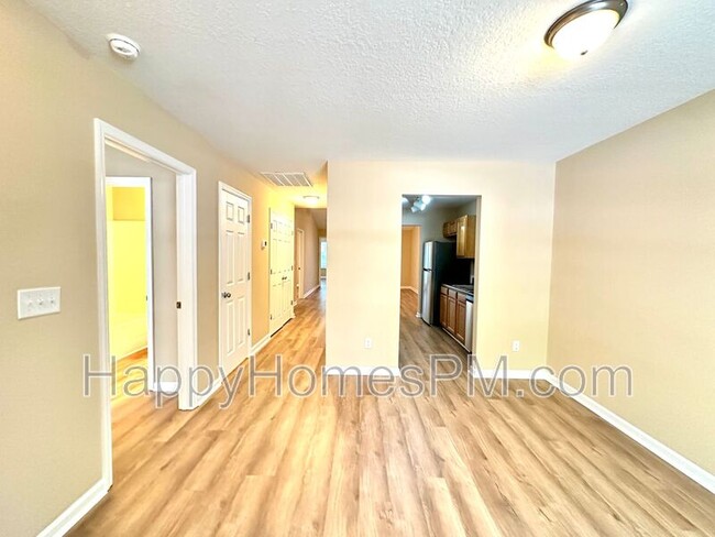 Building Photo - 7888 Montview Rd