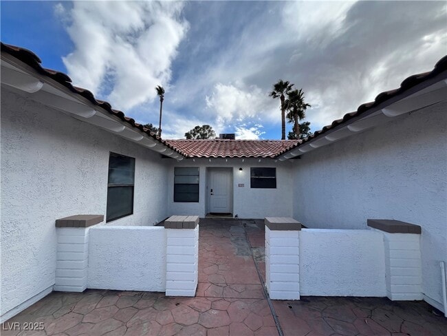 Building Photo - 6191 Bullion Blvd