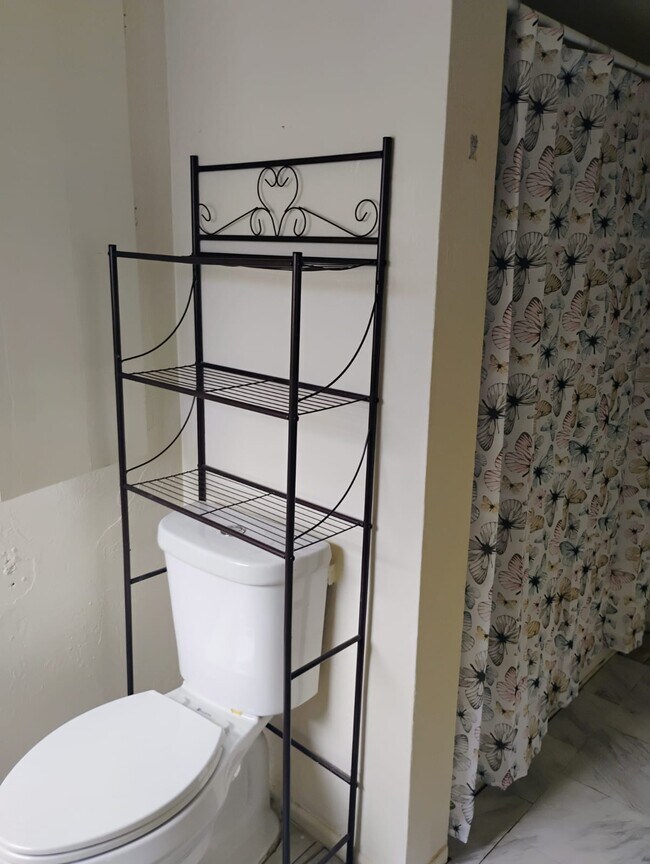 Building Photo - 538 State St