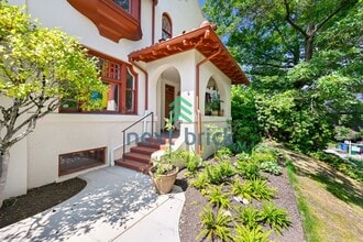 Building Photo - Rare Find-Heritage Historic Lake View Luxury Condo opportunity!