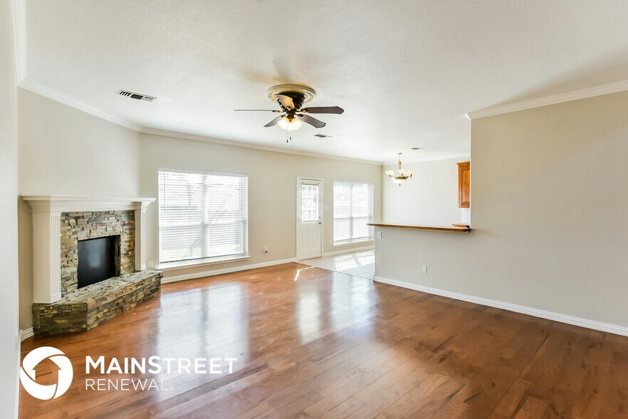 Building Photo - 3812 Periwinkle Dr