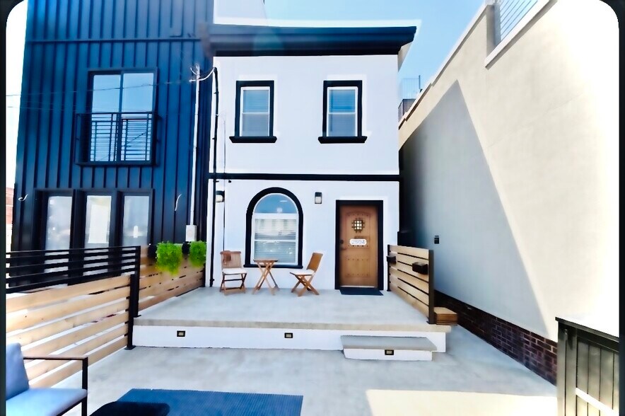 Front Exterior - 2504 E York St