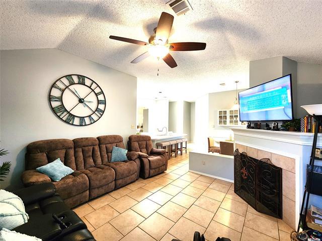 Building Photo - 1721 Ingleside Dr