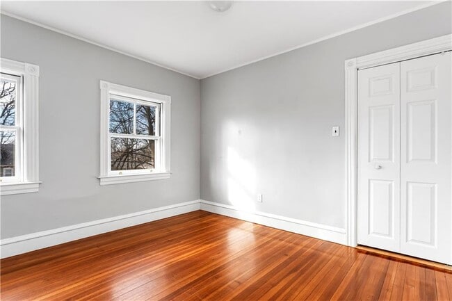 Building Photo - 9 Linden Ave