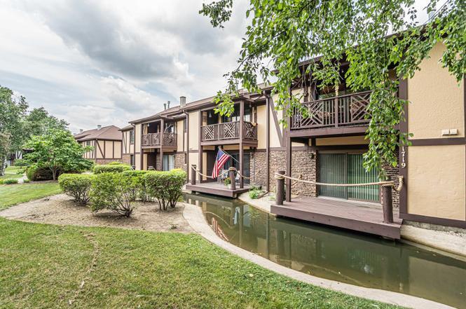 Building Photo - 1719 Lakecliffe Dr