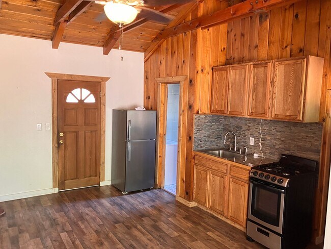 Building Photo - TA875-Greystone