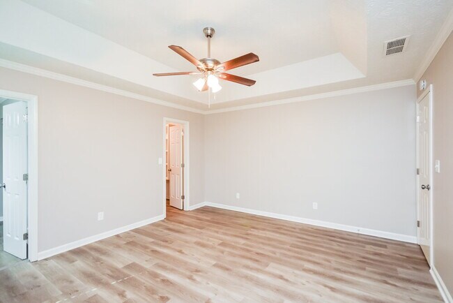 Building Photo - 1407 Hillside Pl SE