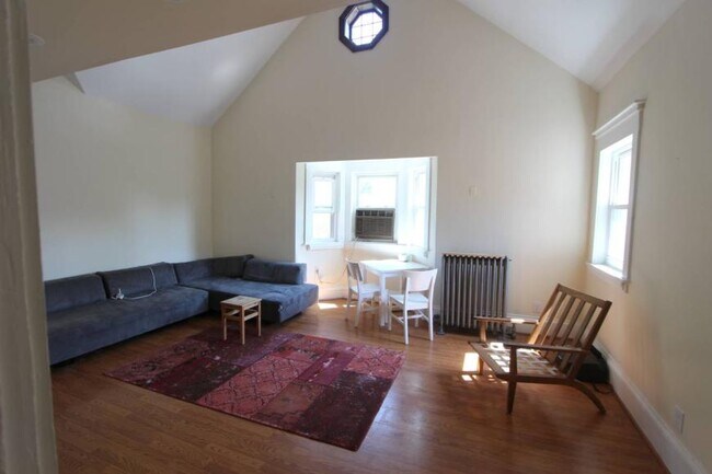 Building Photo - 3.0 bedroom in Cambridge Massachusetts 02139