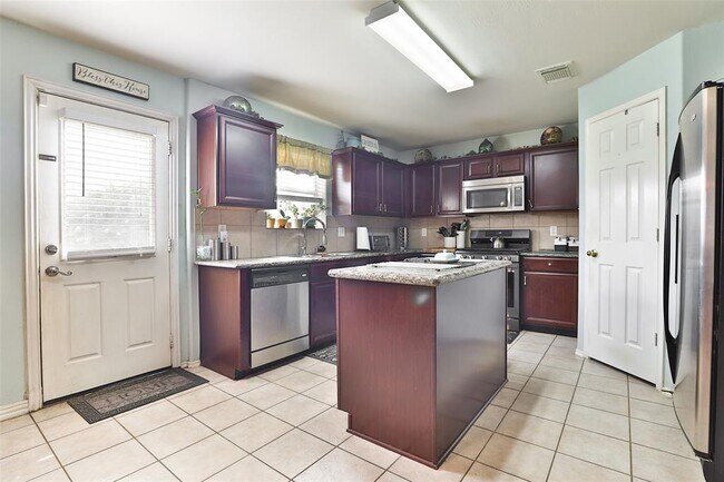 Building Photo - 21711 Cascade Hollow Ln