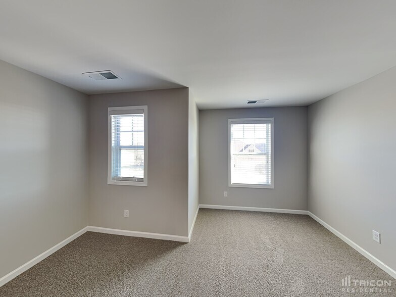Building Photo - 3034 Butterfield Ave