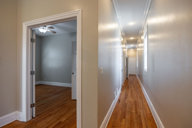Building Photo - 2358 N Damen Ave