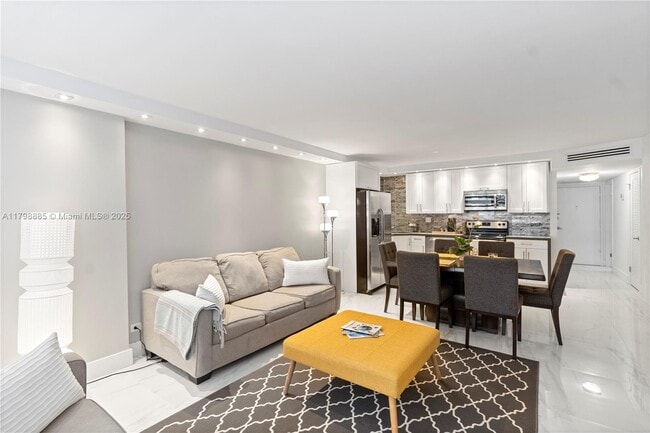 Building Photo - 6039 Collins Ave