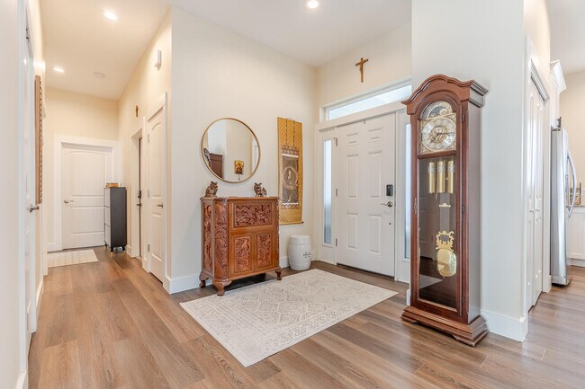 Building Photo - 409 Hideaway Ln