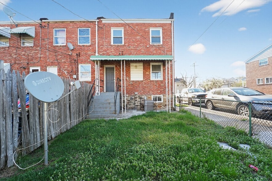 Building Photo - 3544 4th St
