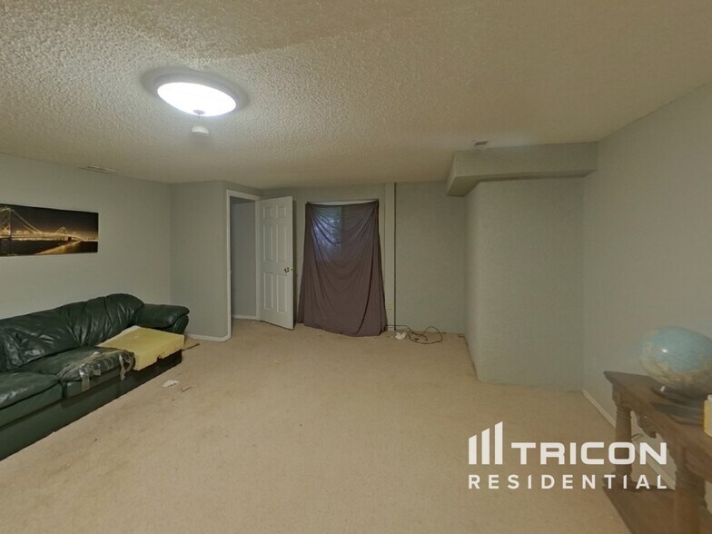 Building Photo - 2945 Rolling Wood Loop