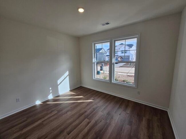 Building Photo - Brand new home in Chapin 5/3