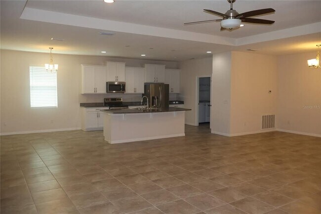 Building Photo - 5033 SW 56th St